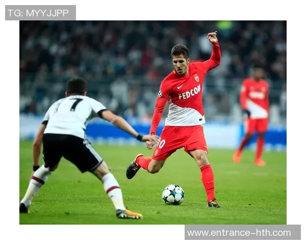 弗拉霍维奇的崛起与未来展望:从天才前锋到足球巨星的蜕变之路 弗拉霍维奇的崛起与未来展望:从天才前锋到足球巨星的蜕变之路